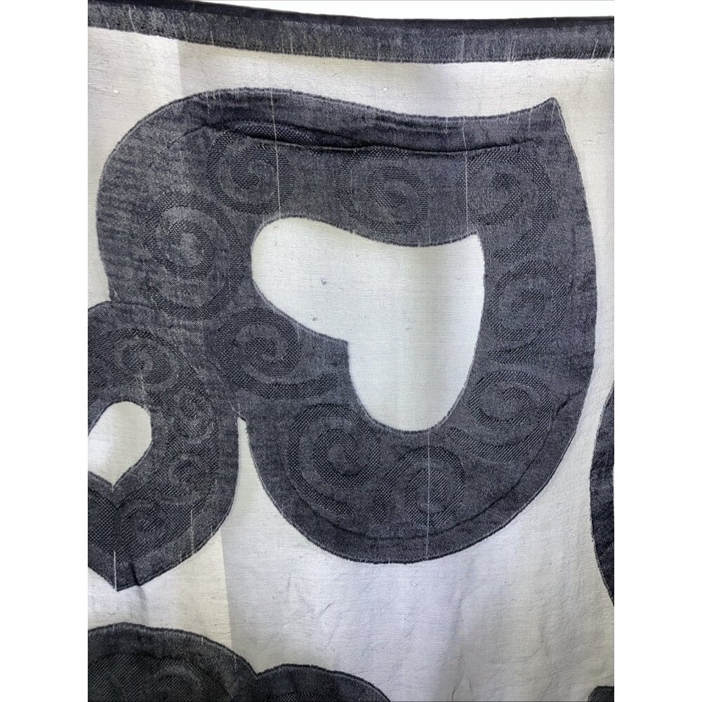 52 X 52 Vintage 90s YSL XL chiffon Hearts print Shawl Scarf Yves Saint Laurent - Picture 5 of 6